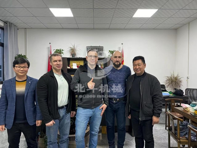 俄罗斯客户到访羞羞答答网站机械考察连续式羞羞在线观看